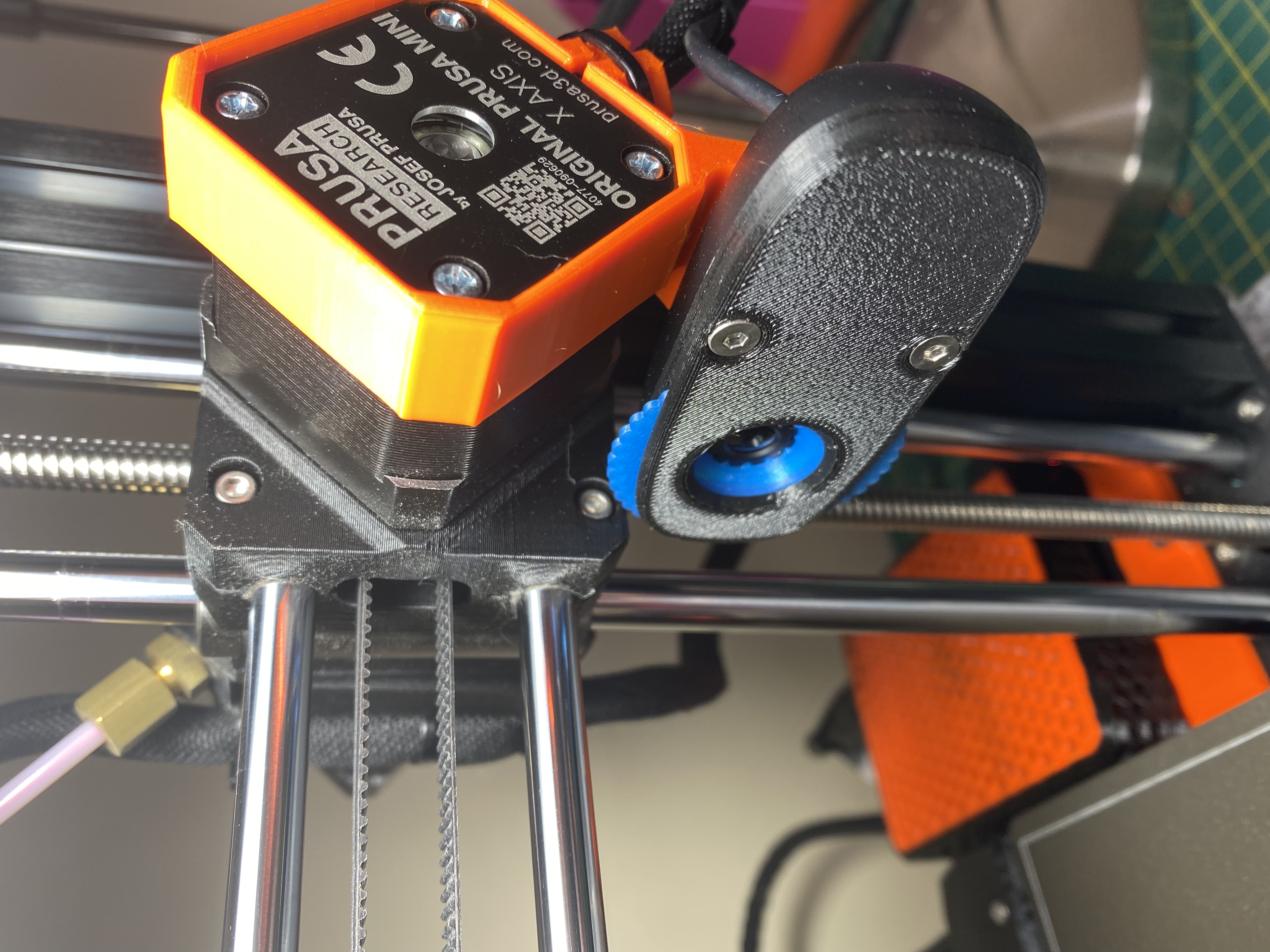 Logitech C270 mount Prusa mini with cable strain relief