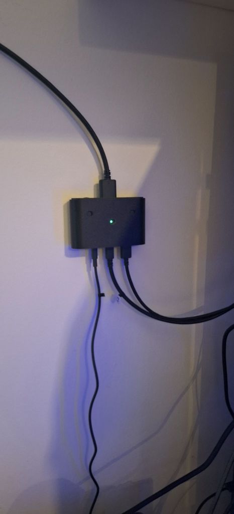 HTC Vive Pro 2 Link Box Wall Mount