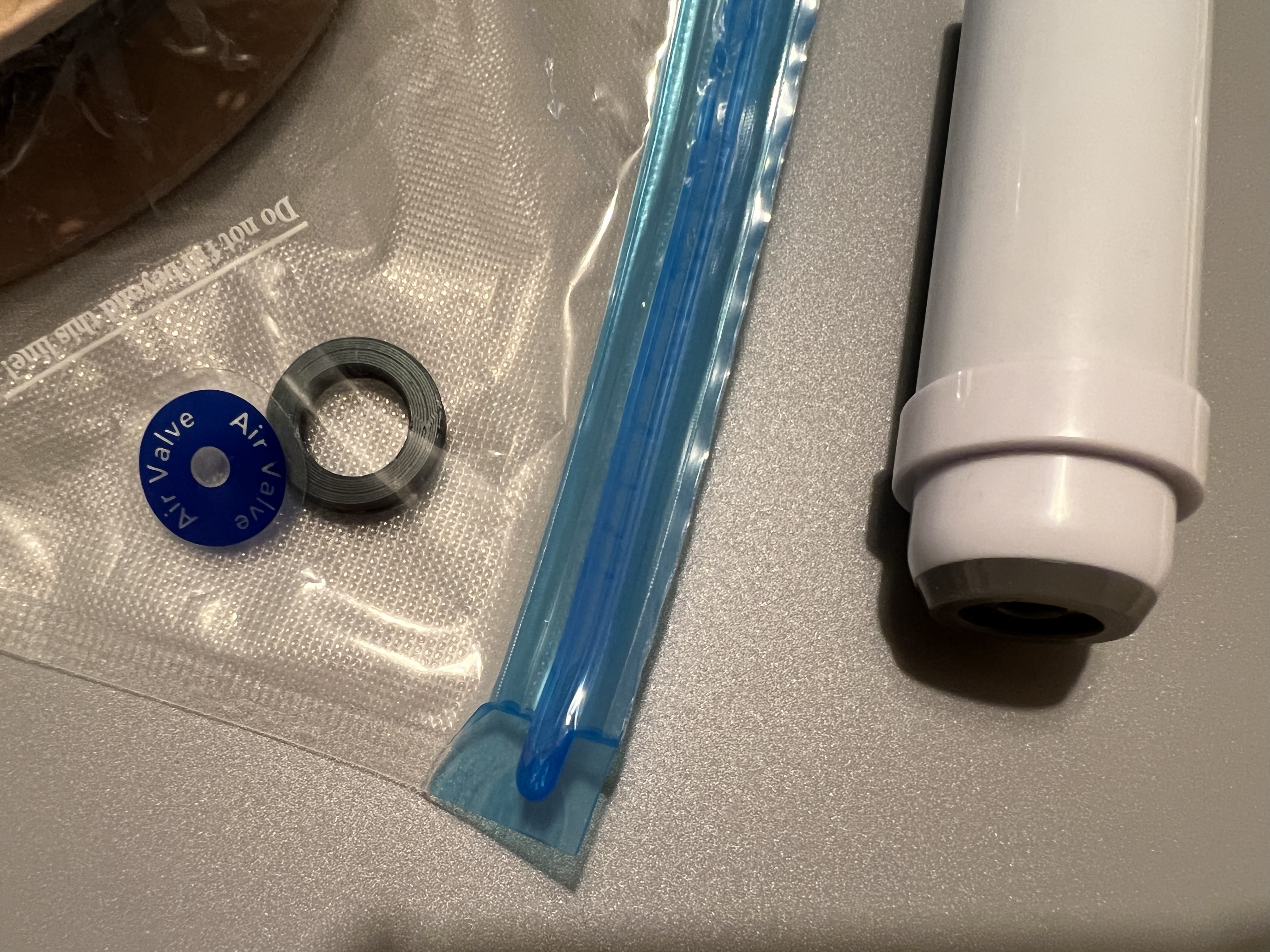 Spacer for filament vaccum bags