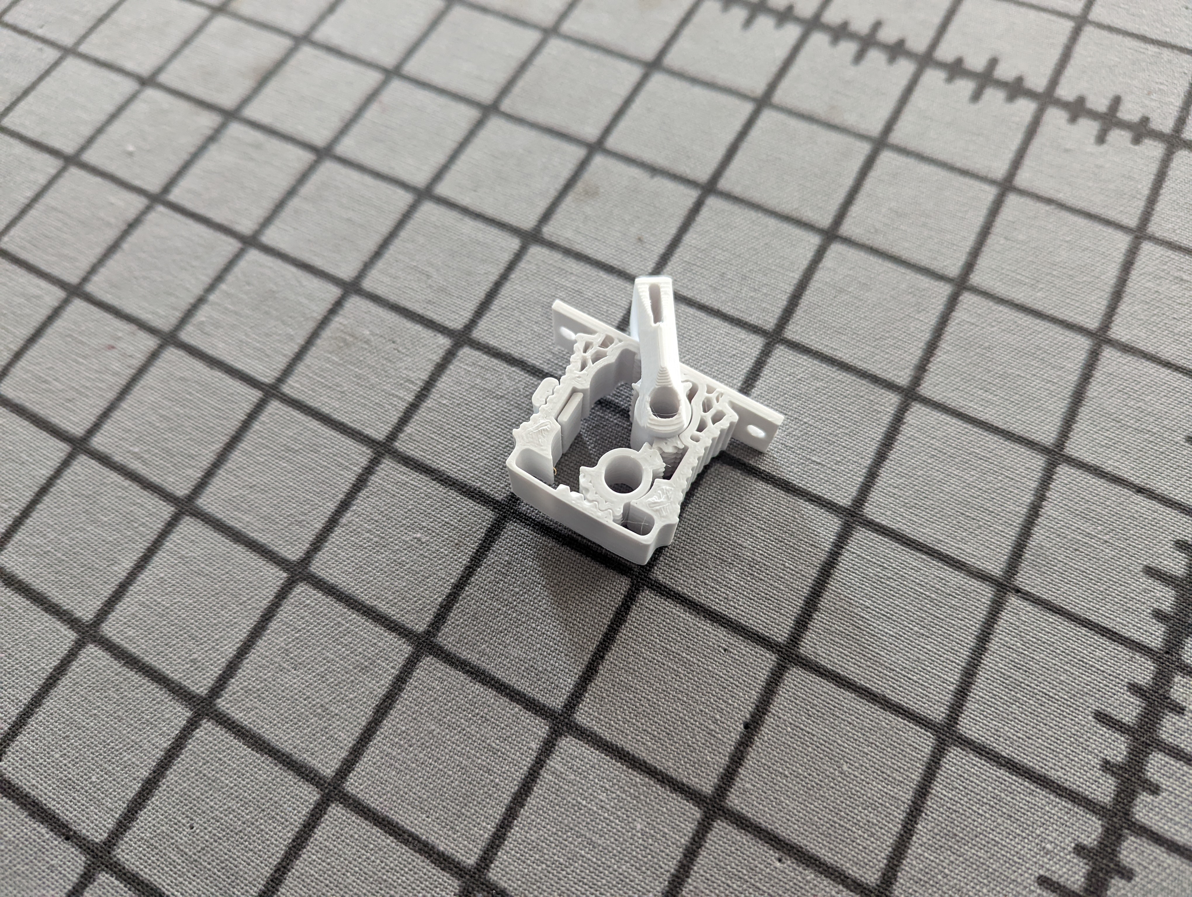 Miniatura 2 do modelo 3D Print in place bi-static toggle switch (version 2)