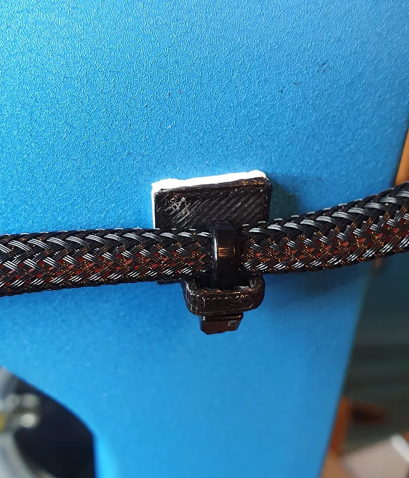 Simple cable clip for cable ties by RC builder