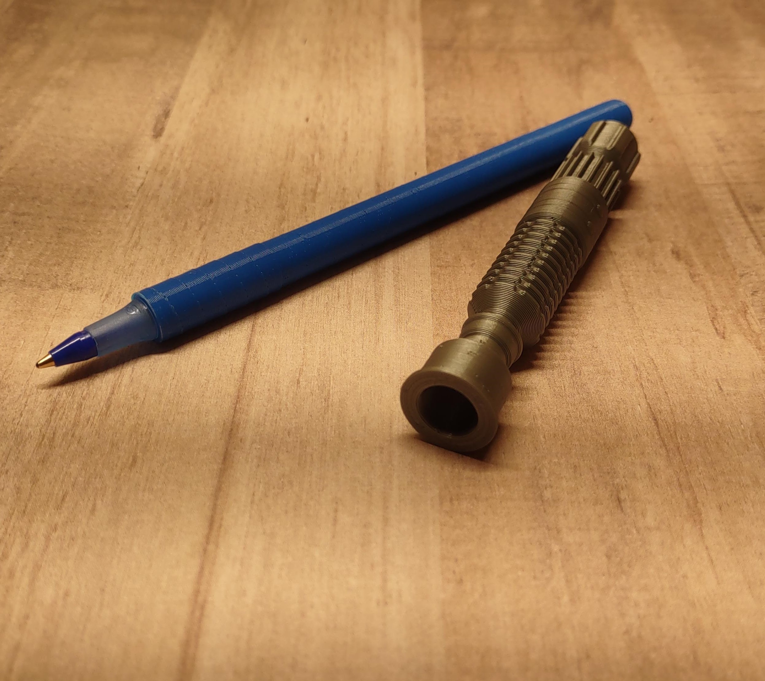 Lightsaber Pen por Brett Casteel Descargar modelo STL gratuito
