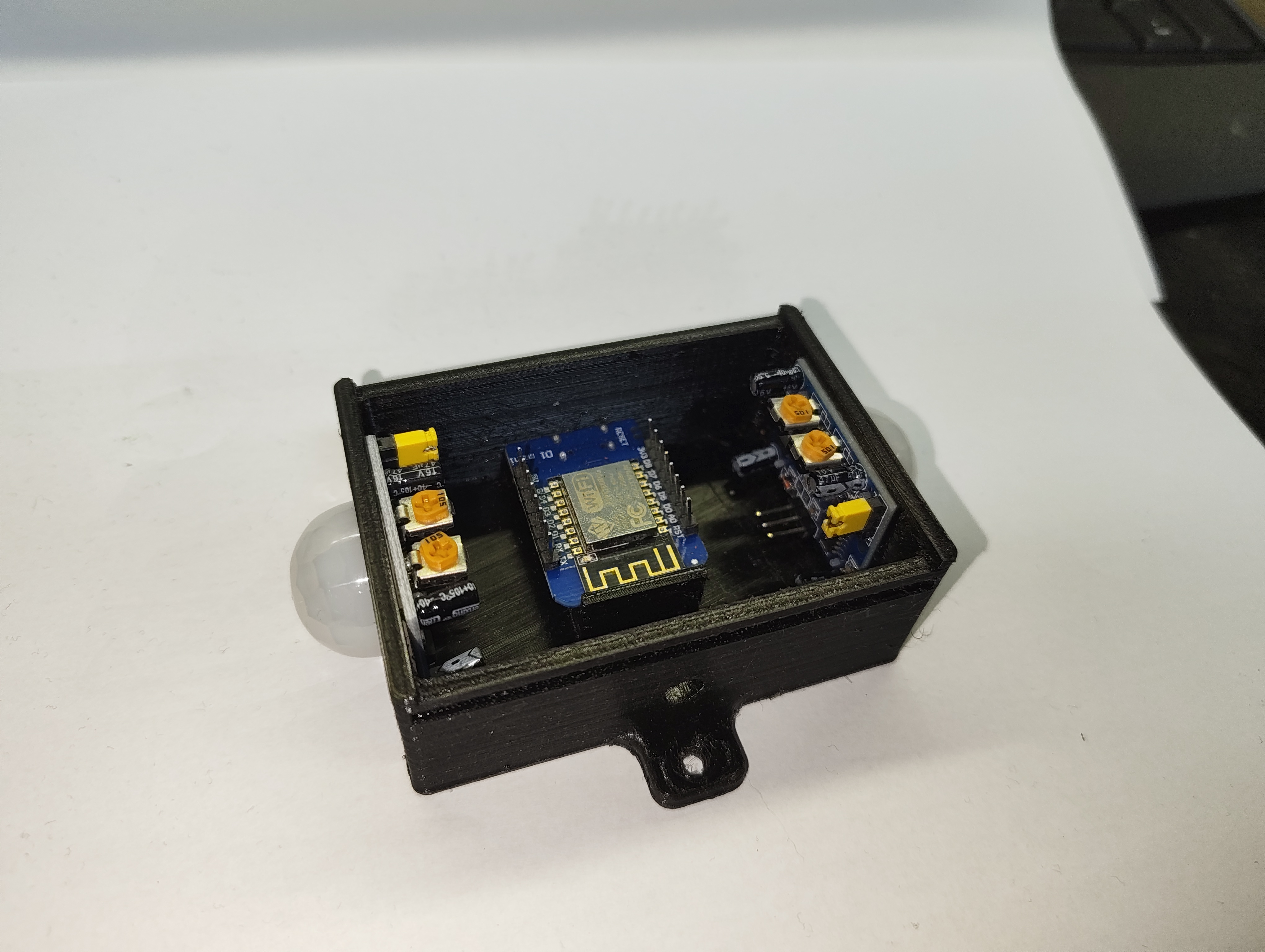 wemos d1 mini 2 pir sensor box