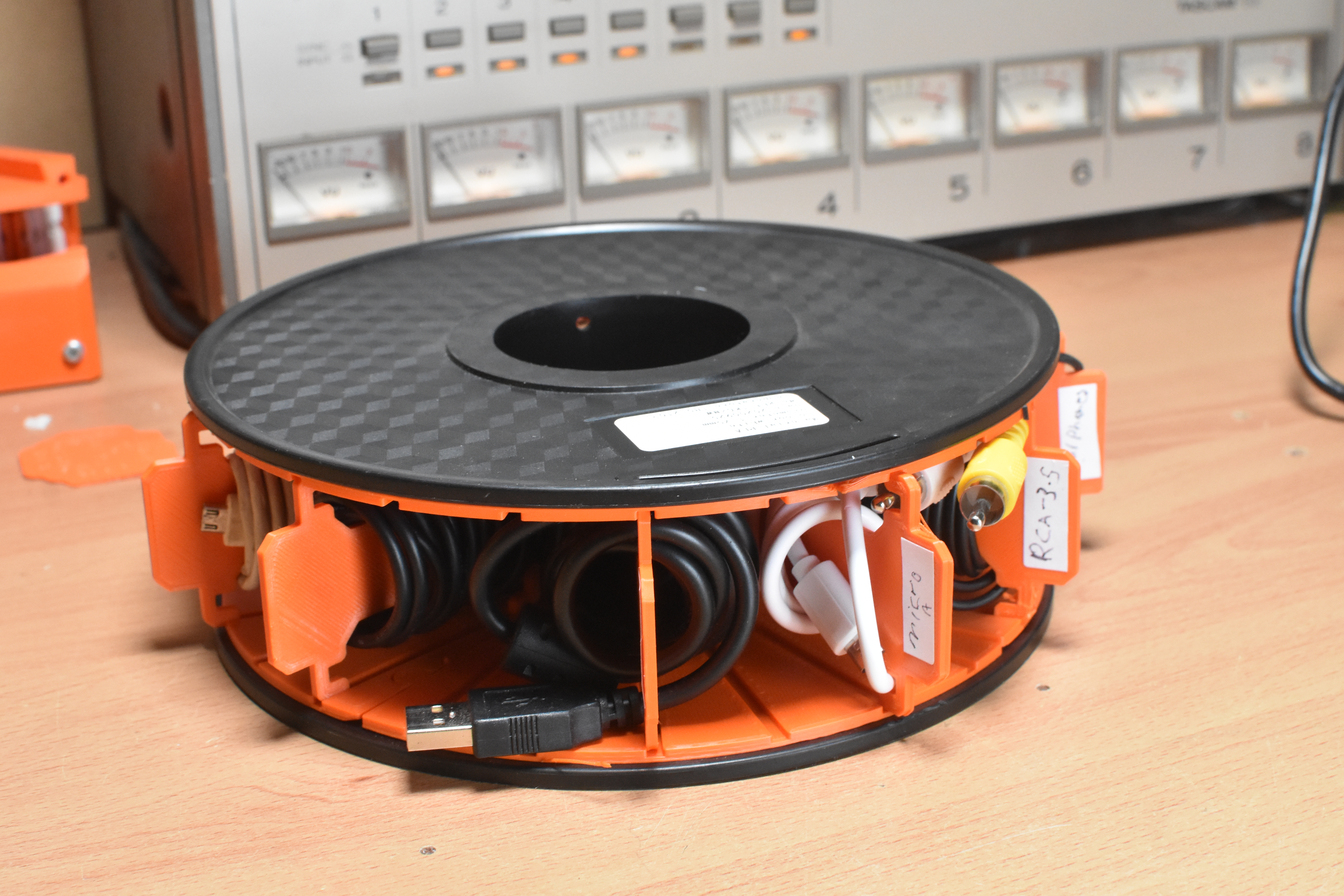 Parametric Filament Spool cable organiser