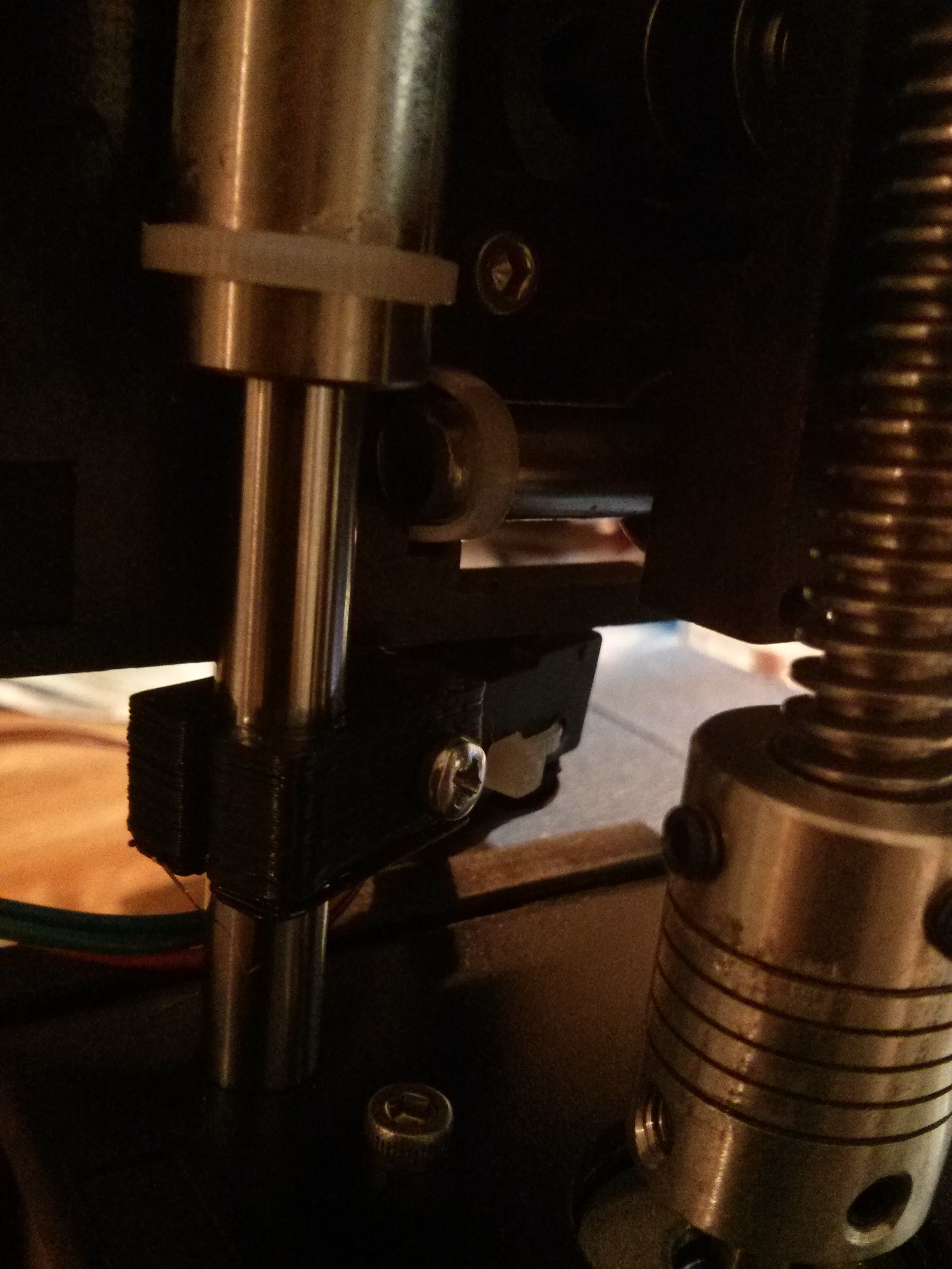 Miniatura 6 do modelo 3D Simple Z-Axis Endstop holder