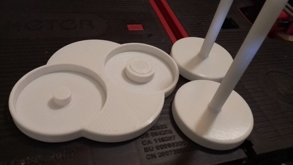 Miniatura 2 do modelo 3D Rotating double yarn holder