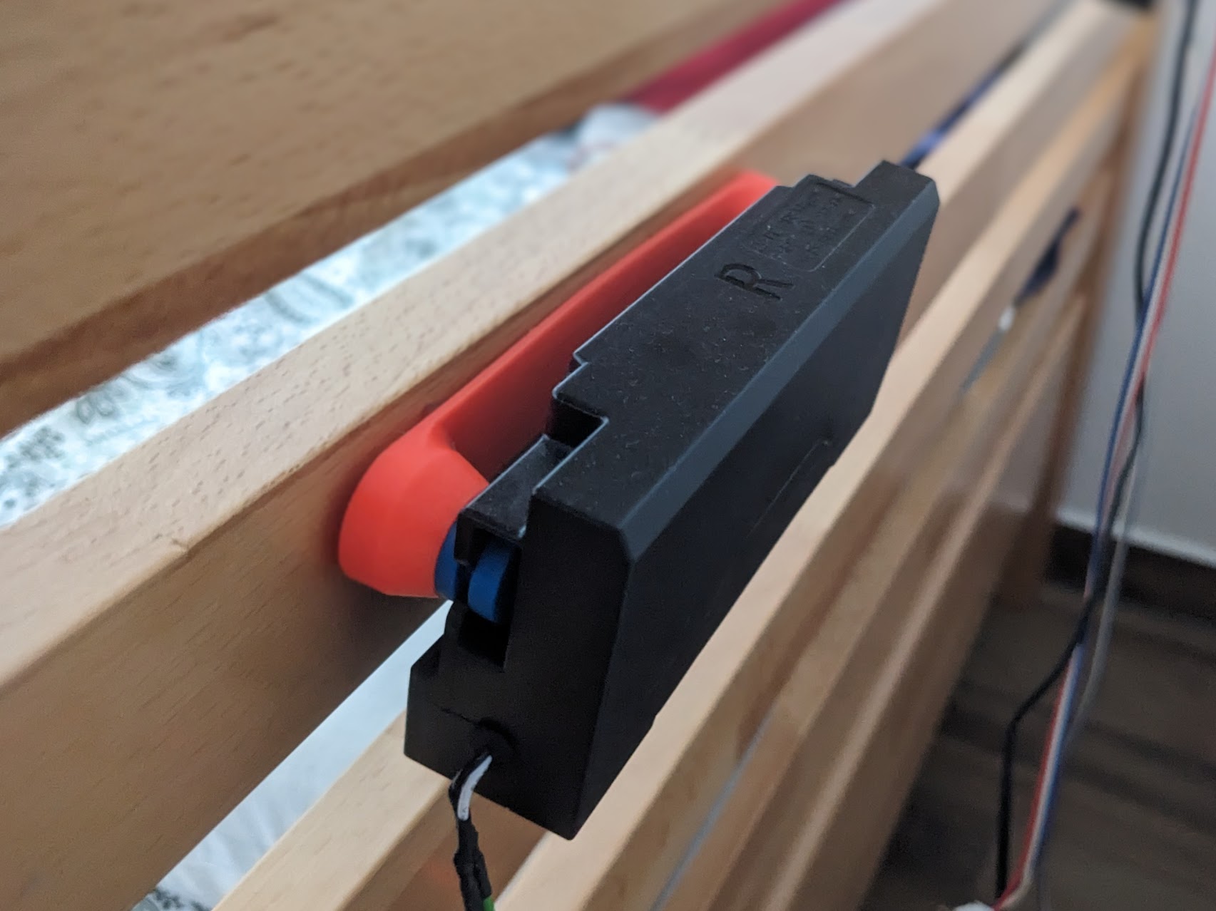 Holder for speakers from tv