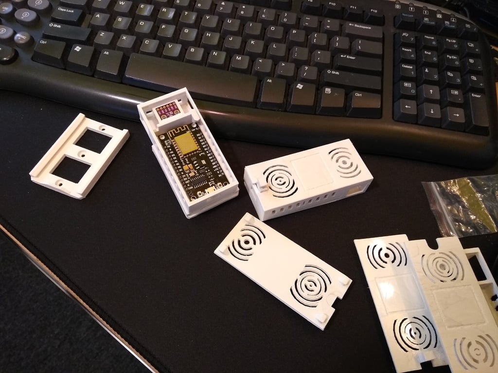 Miniatura 5 do modelo 3D ESP8266 + BME280 Enclosure w/ Quick Slide Mount/Base