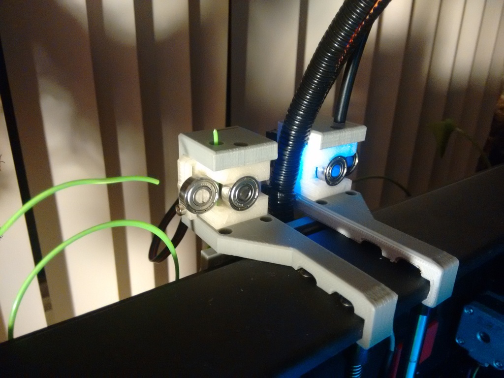 "Tunel Filament Monitor v4" Flashforge (Creator Pro) Mount v2
