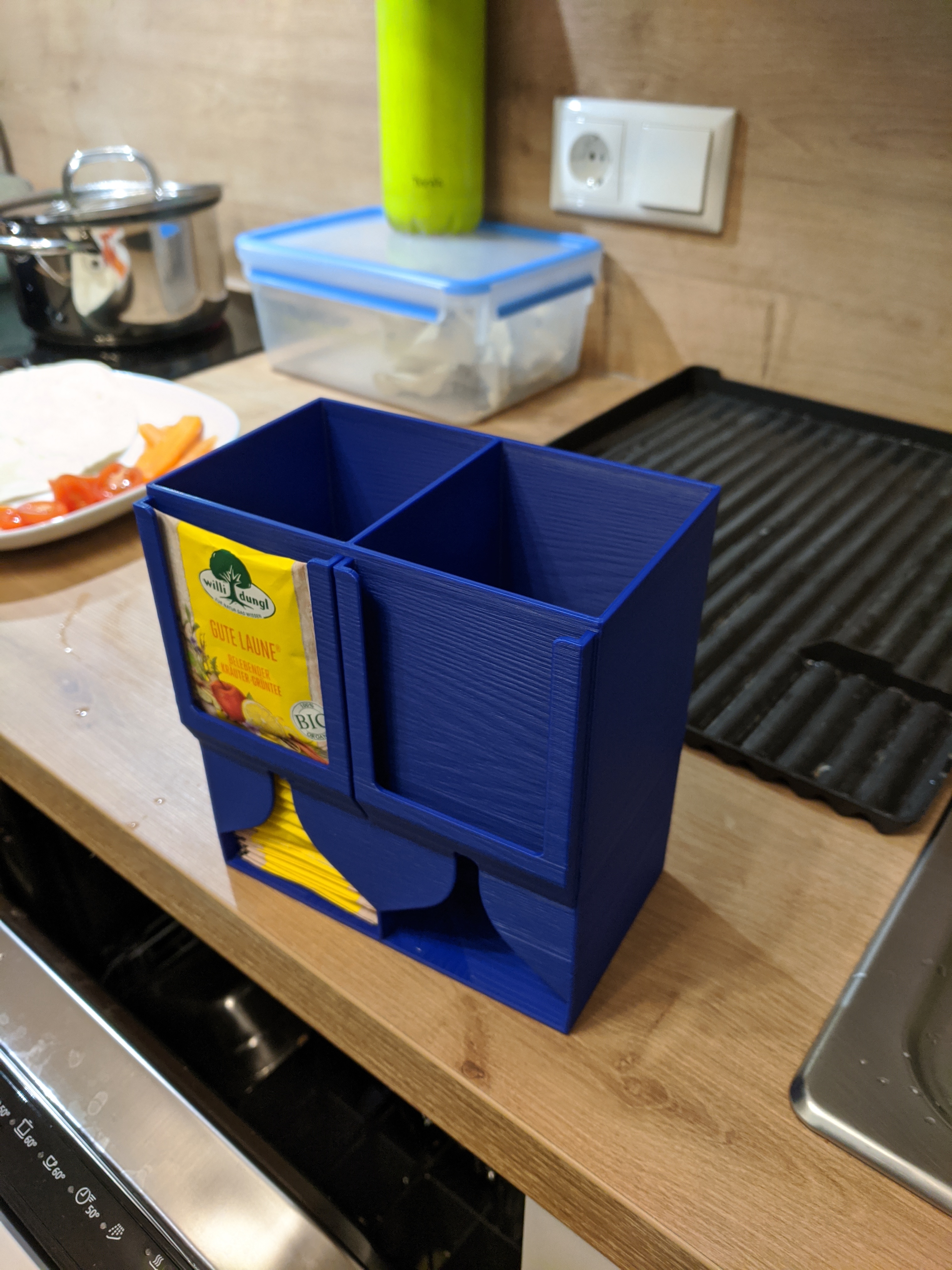 STL file Tea dispenser / tea box 🫖・3D printing model to download・Cults