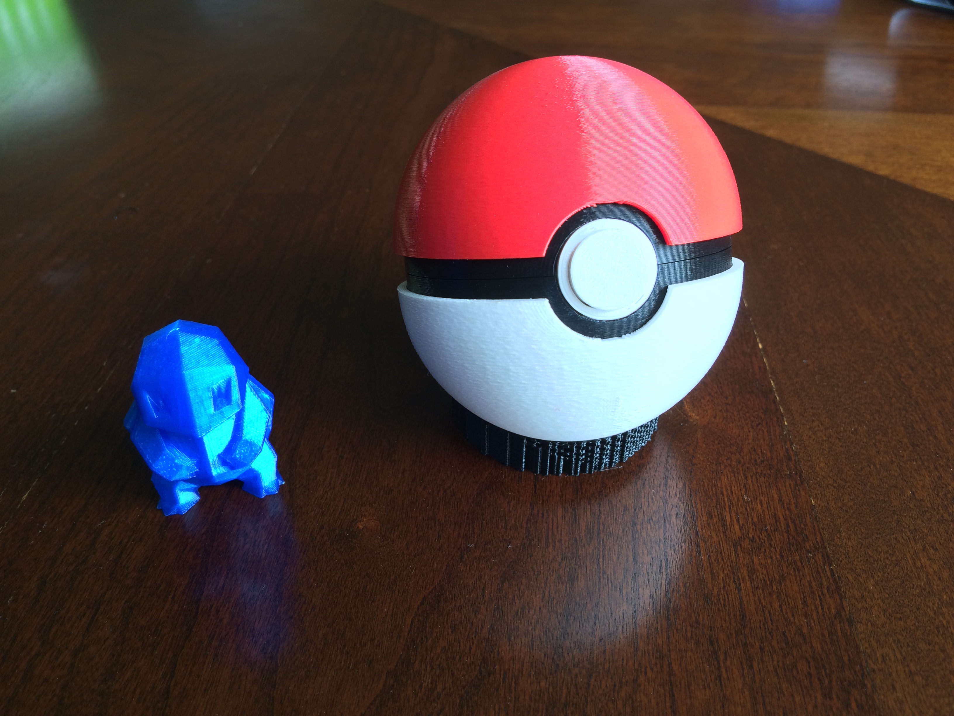 Pokeball (opens and closes)