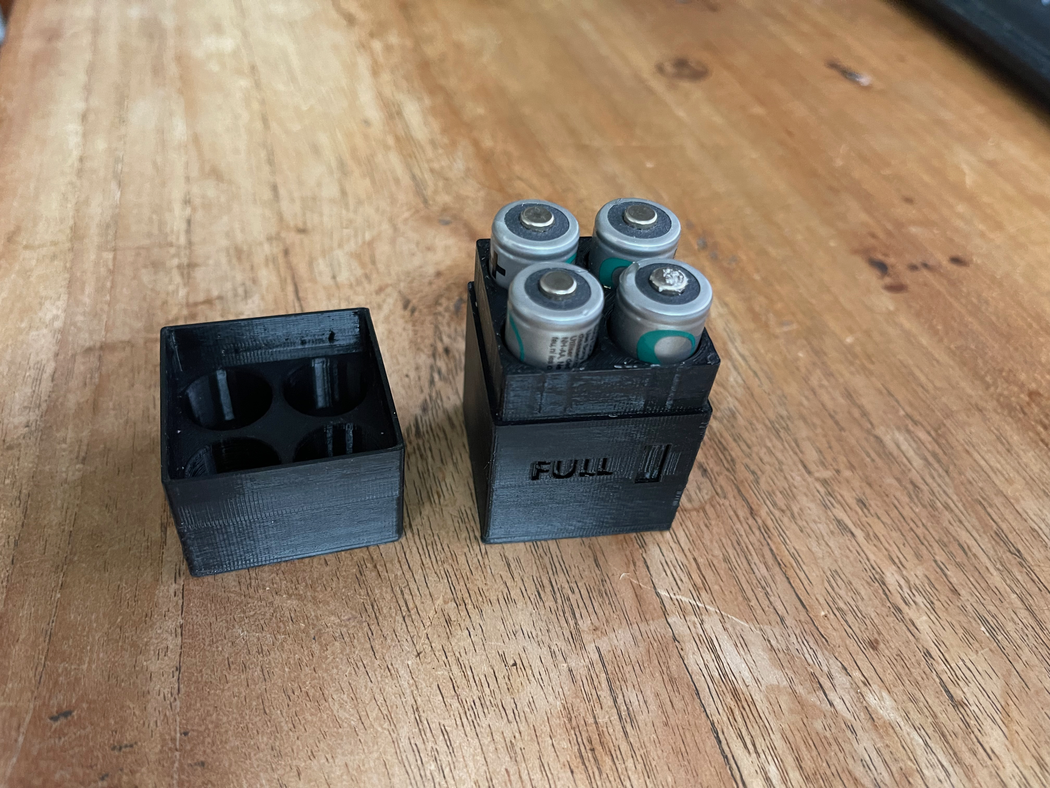 4xAA batteries box for travellers