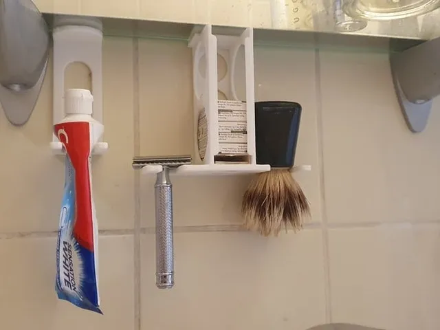 Bathroom_Underglass_shaver_holder