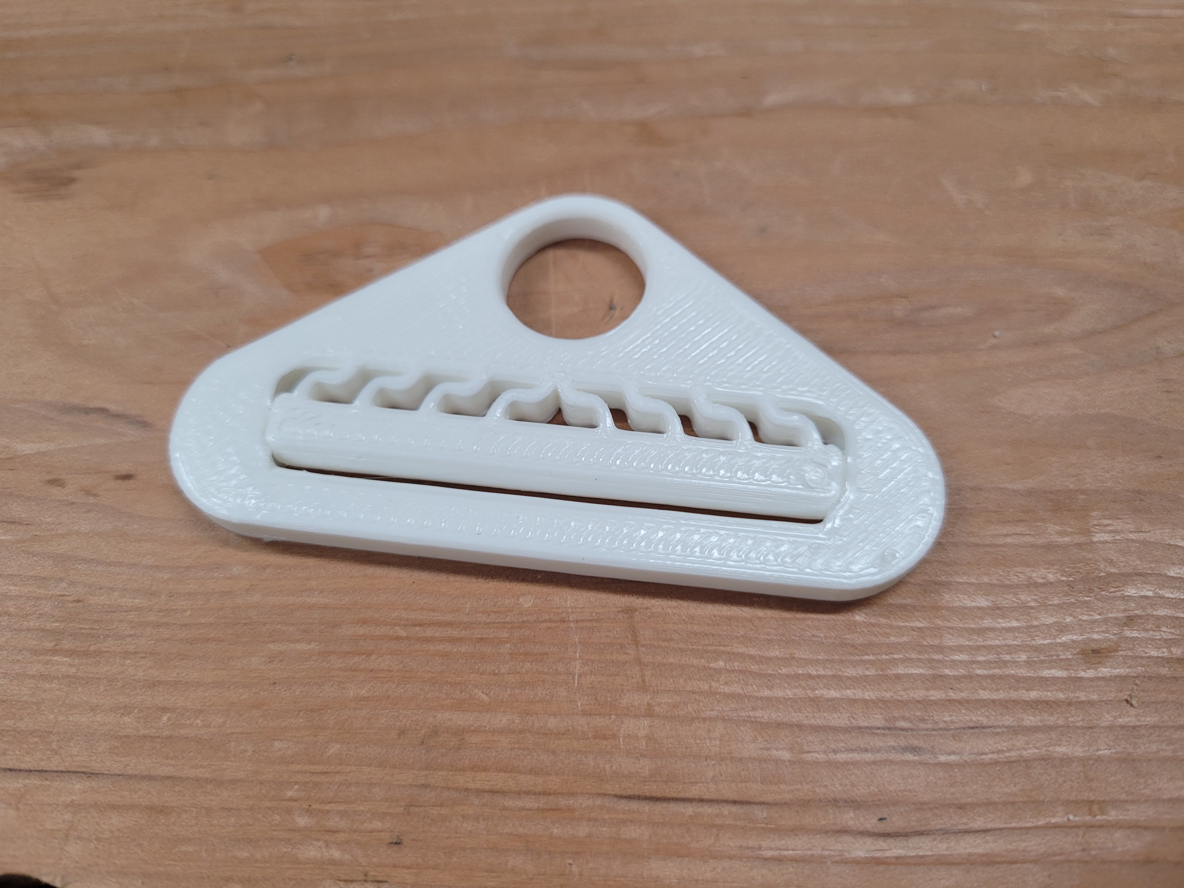 Miniatura 2 do modelo 3D Sprung Toothpaste Squeezer