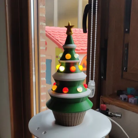 Simple Christmas Tree Lamp