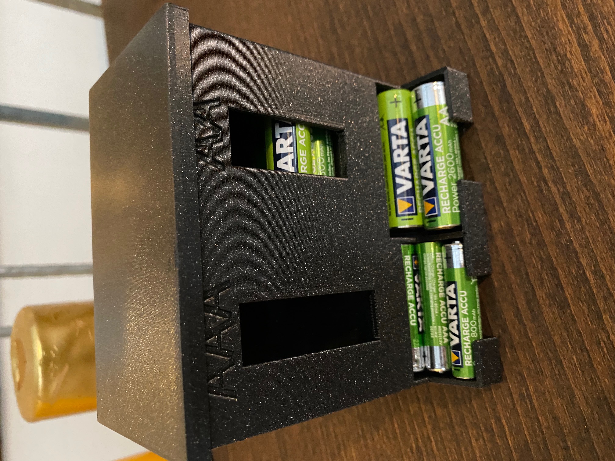 Batteriespender für AA und AAA