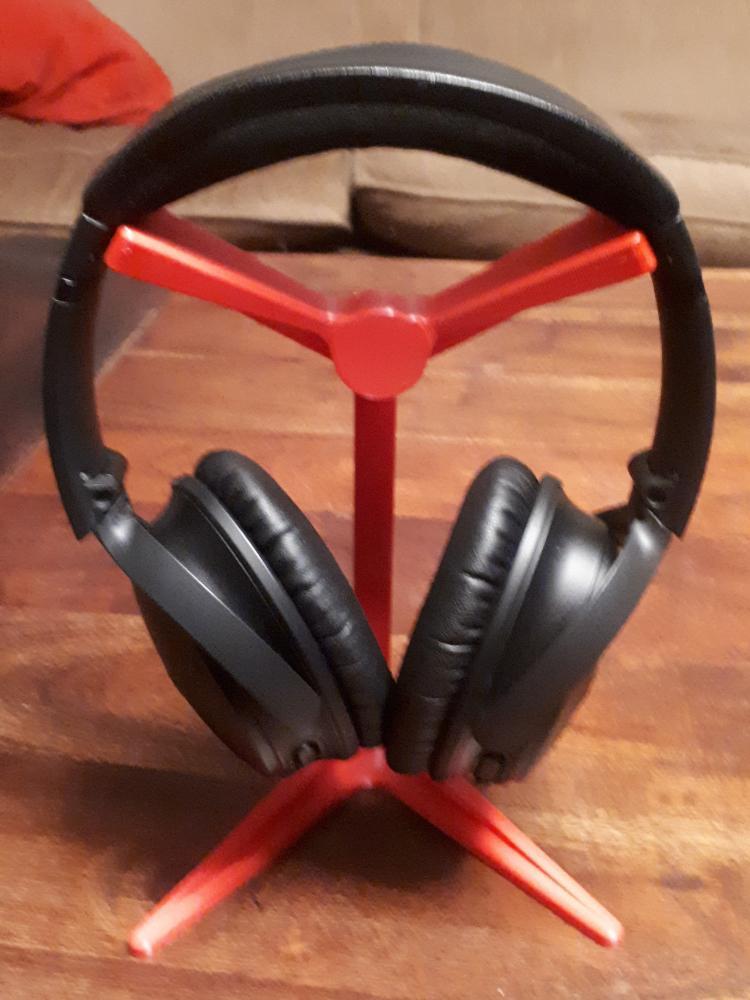 Headphone stand (Bose QuietComfort 35)