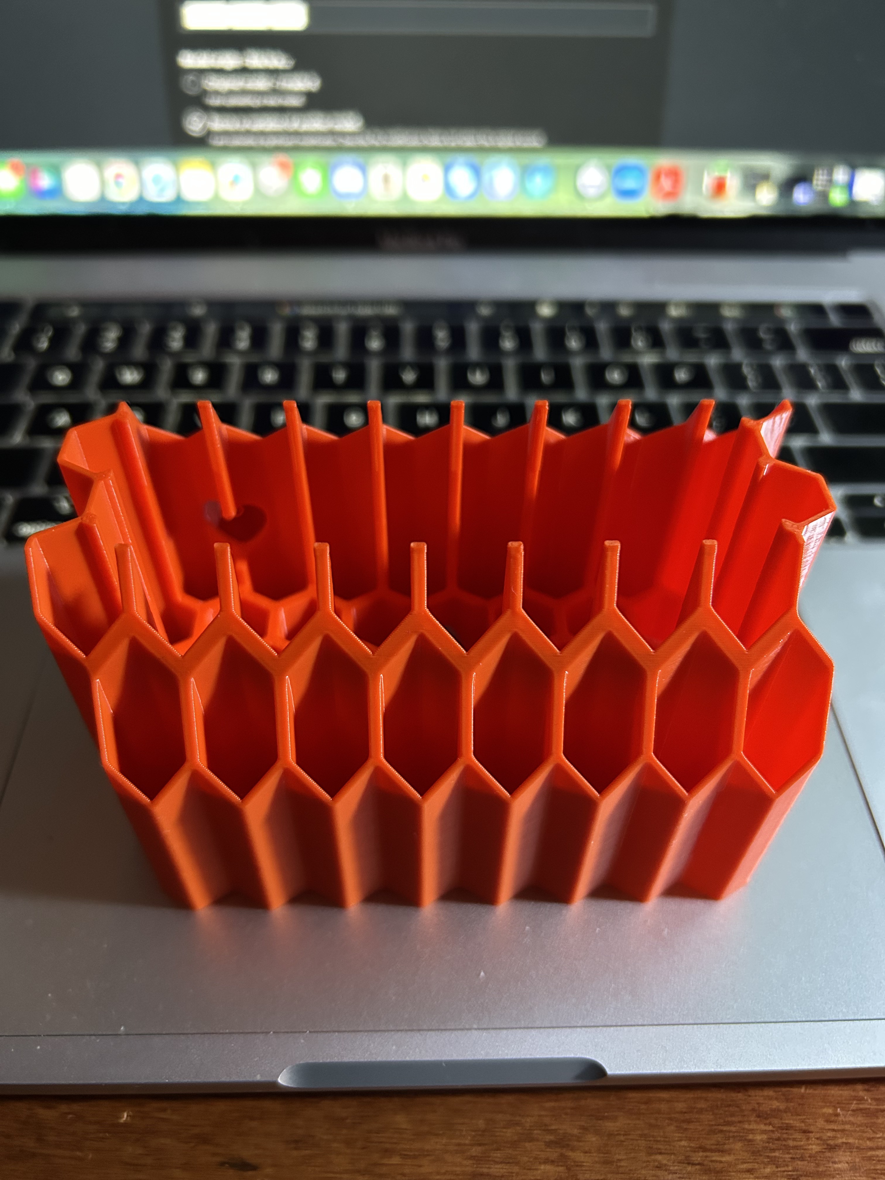 Hexagonal stand for Dell WD19 docking station