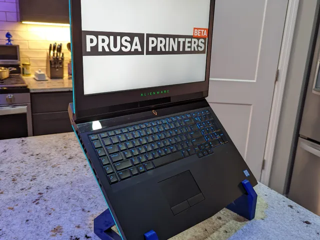 Alienware 17 Laptop Stand
