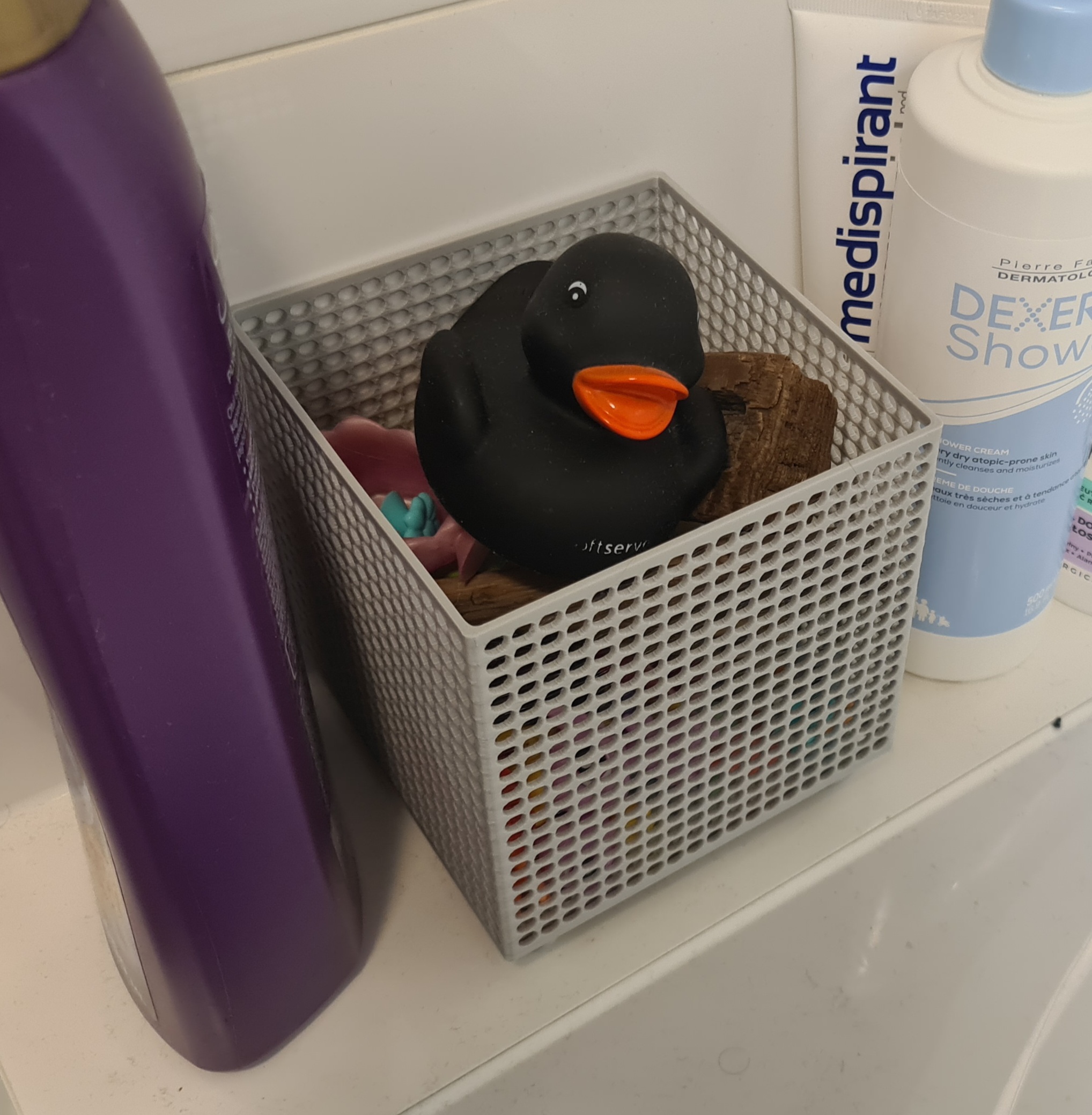 Bathroom basket / box