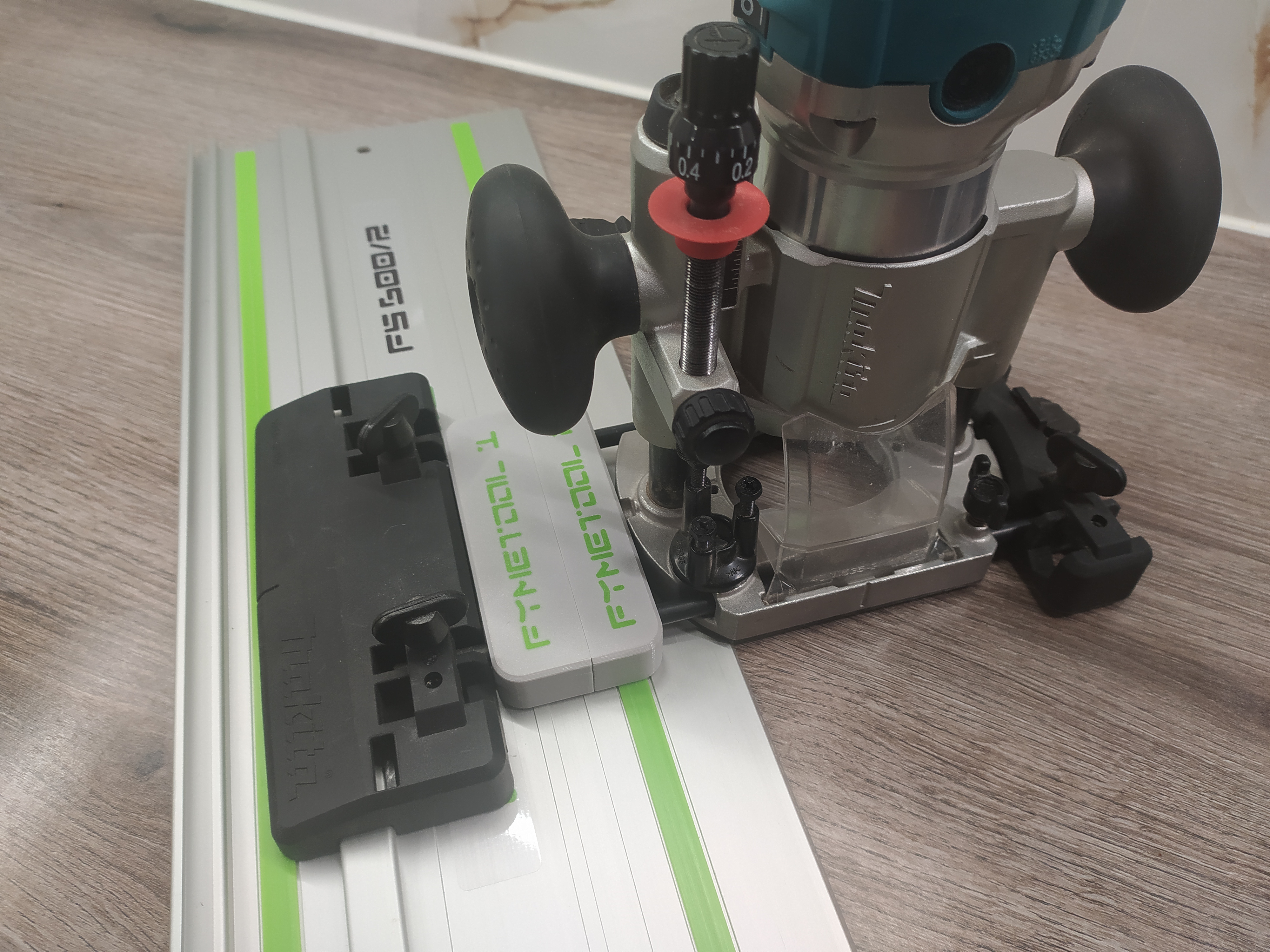 Maktia RT0700CX2 Router spacers for drywall milling