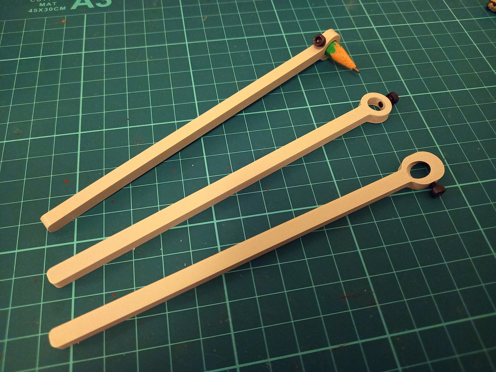 Angle pencils for tracing in small spaces by Chris B Download free