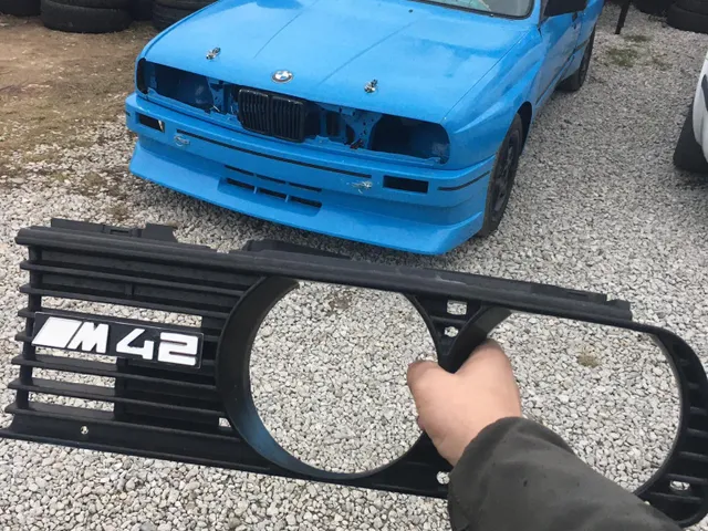 BMW E30 grill
