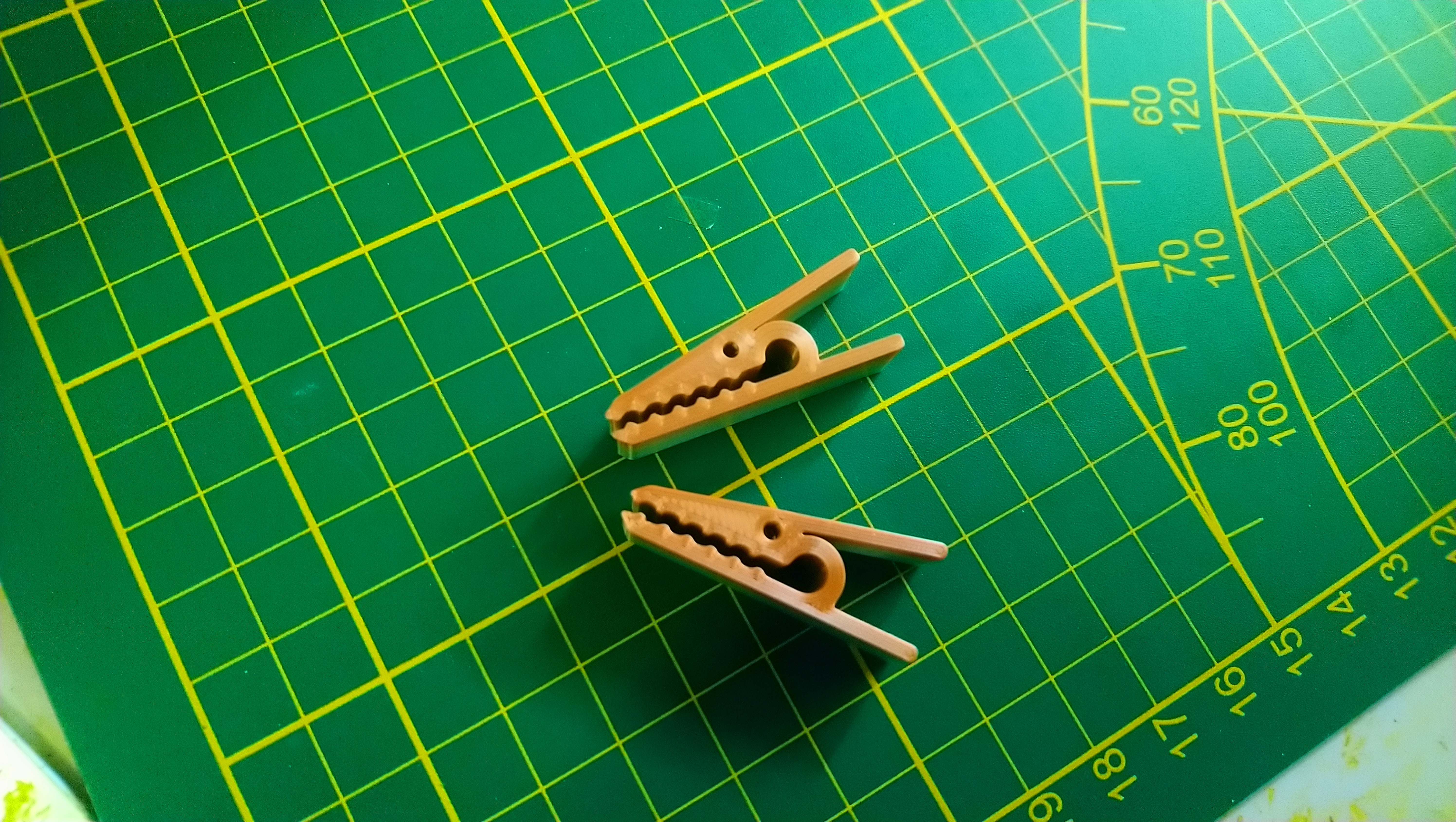 Spool-Dragons, filament spool clamp 1.75