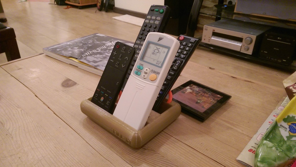 Miniatura 4 do modelo 3D Remote Control Stand