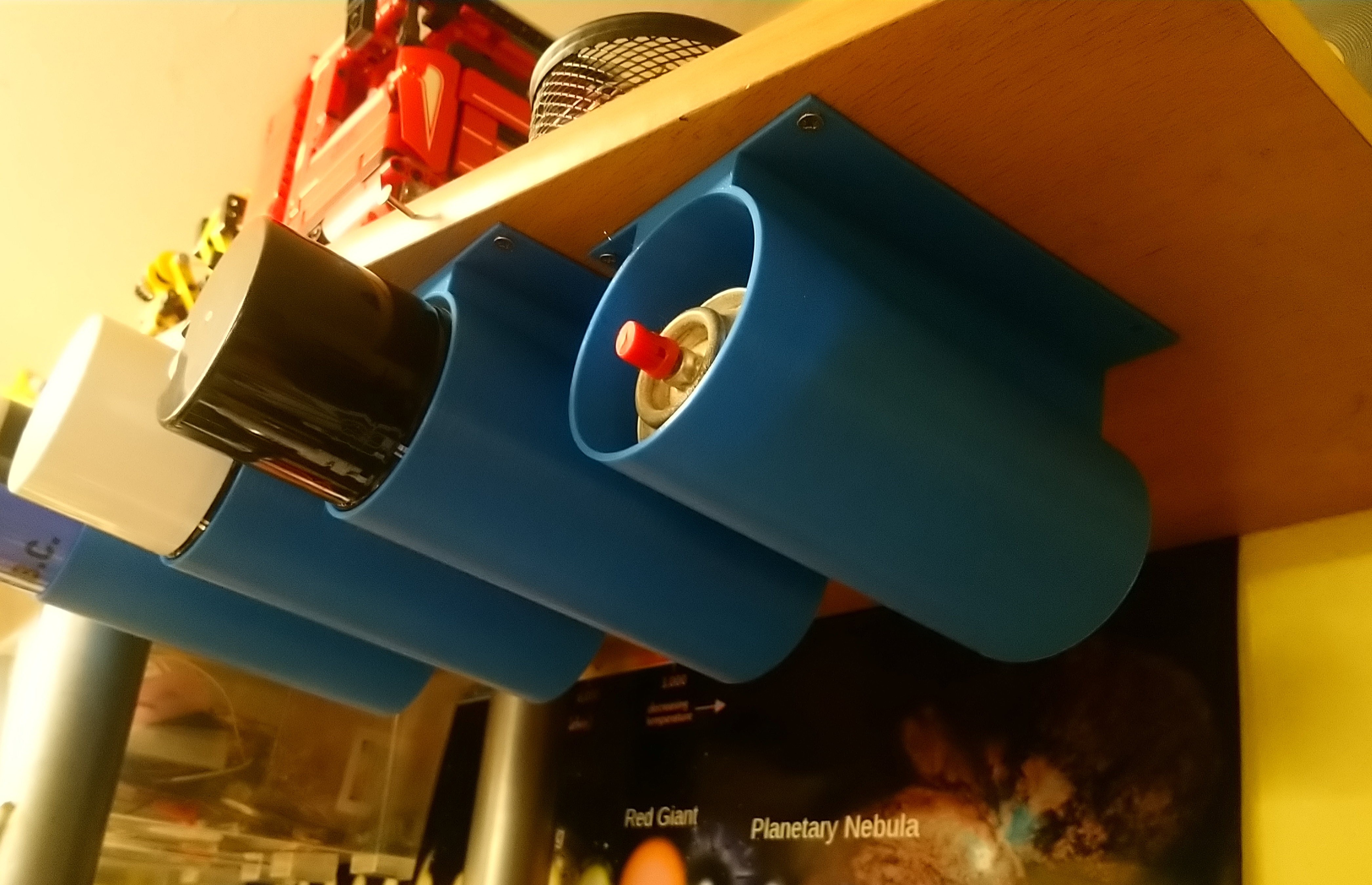 Spraycan holder