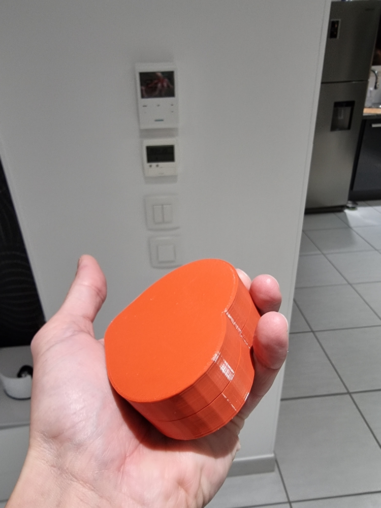4 Sizes Heart Cookies cutter and this Box