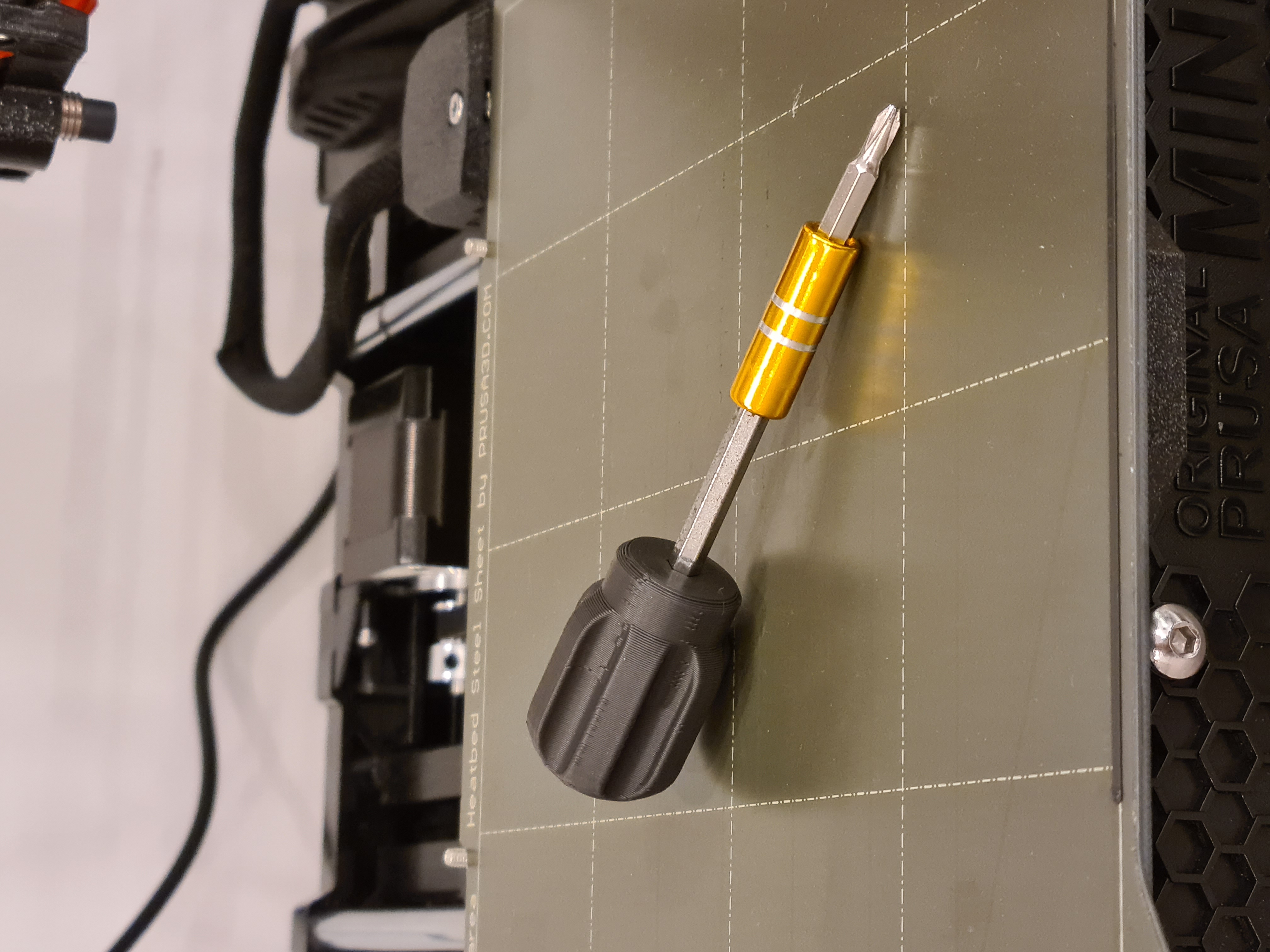 Miniatura 2 do modelo 3D 4mm Hex Bit Driver/Handle