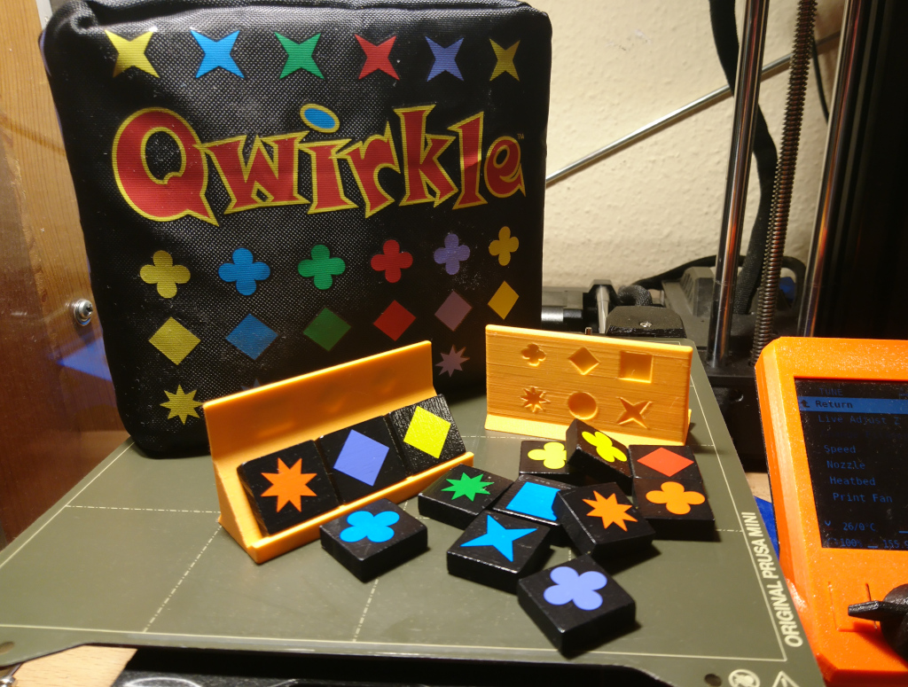 stand for qwirkle tokens