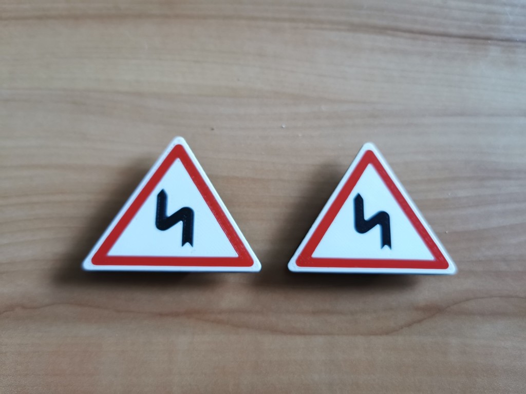 Traffic sign "Dangerous bend" RC 1:10 (Multi materials)