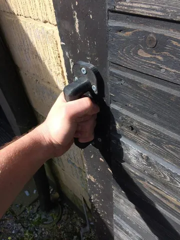 Farmer door handle