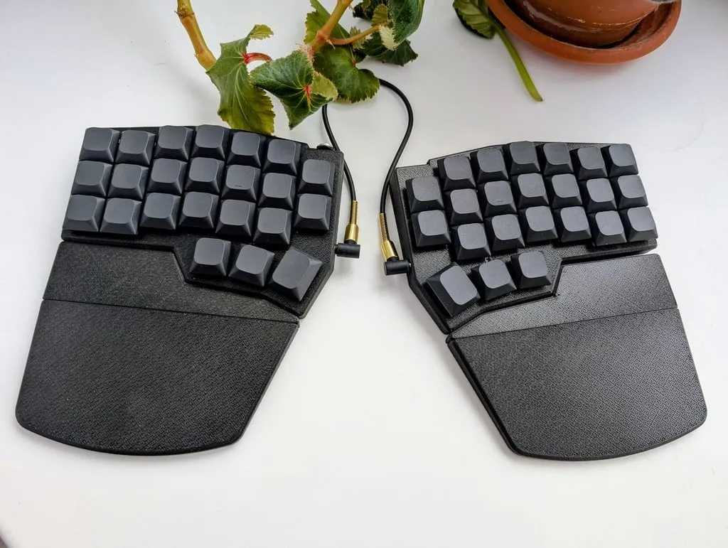 【新品】corne v4 cherry マットブラック　組立済み　6/13発送① Corne V4.1 Cherry | Key Art Studio