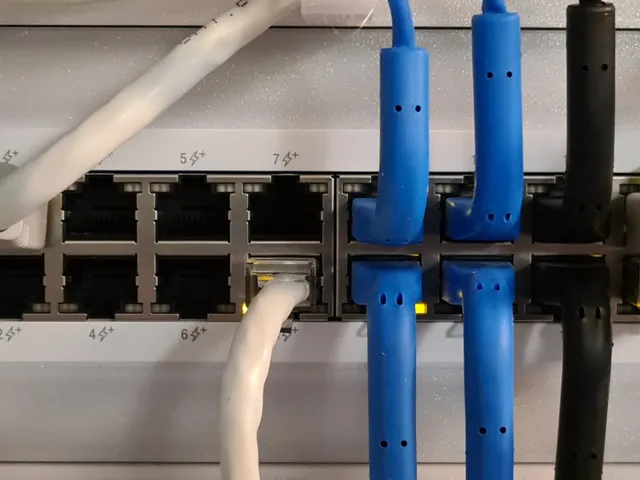 Unifi USW-Lite-16-PoE 10" Rack mount