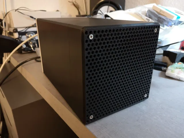 Raspberry Pi 4 NAS with 2x 3.5" bays