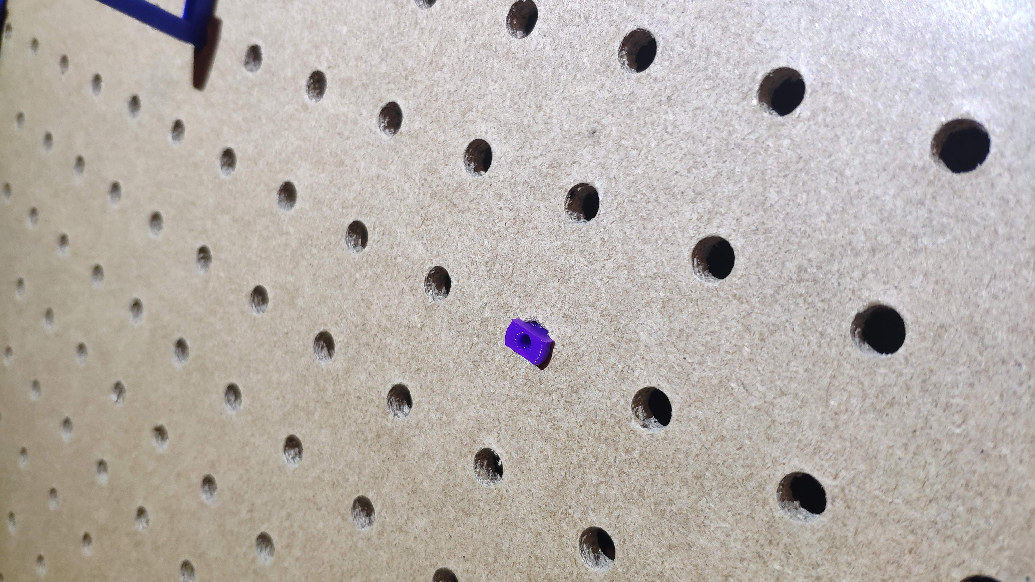 Miniatura 3 do modelo 3D Pegboard anchor