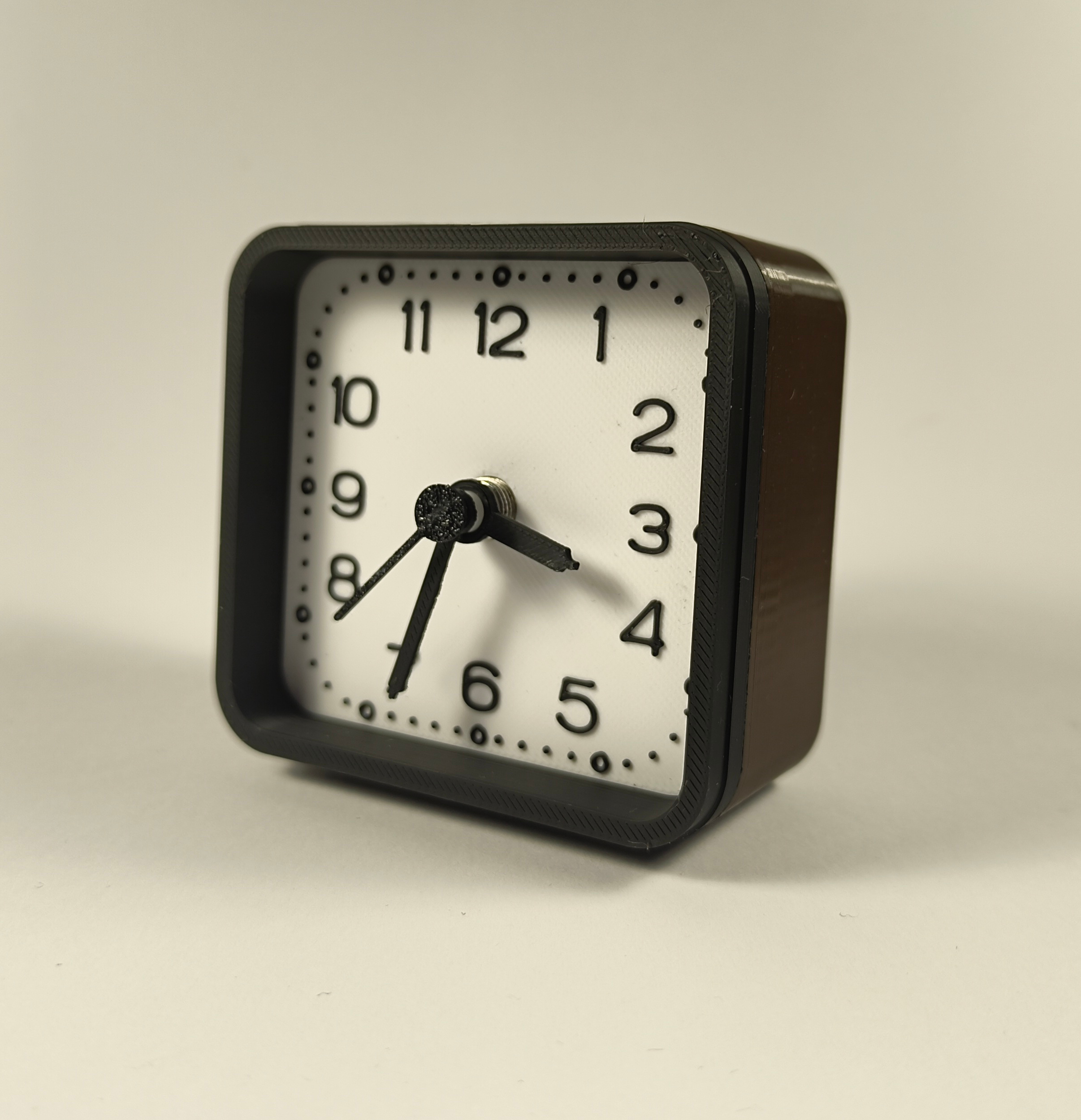 Soviet-Style Clock — miniatura 5