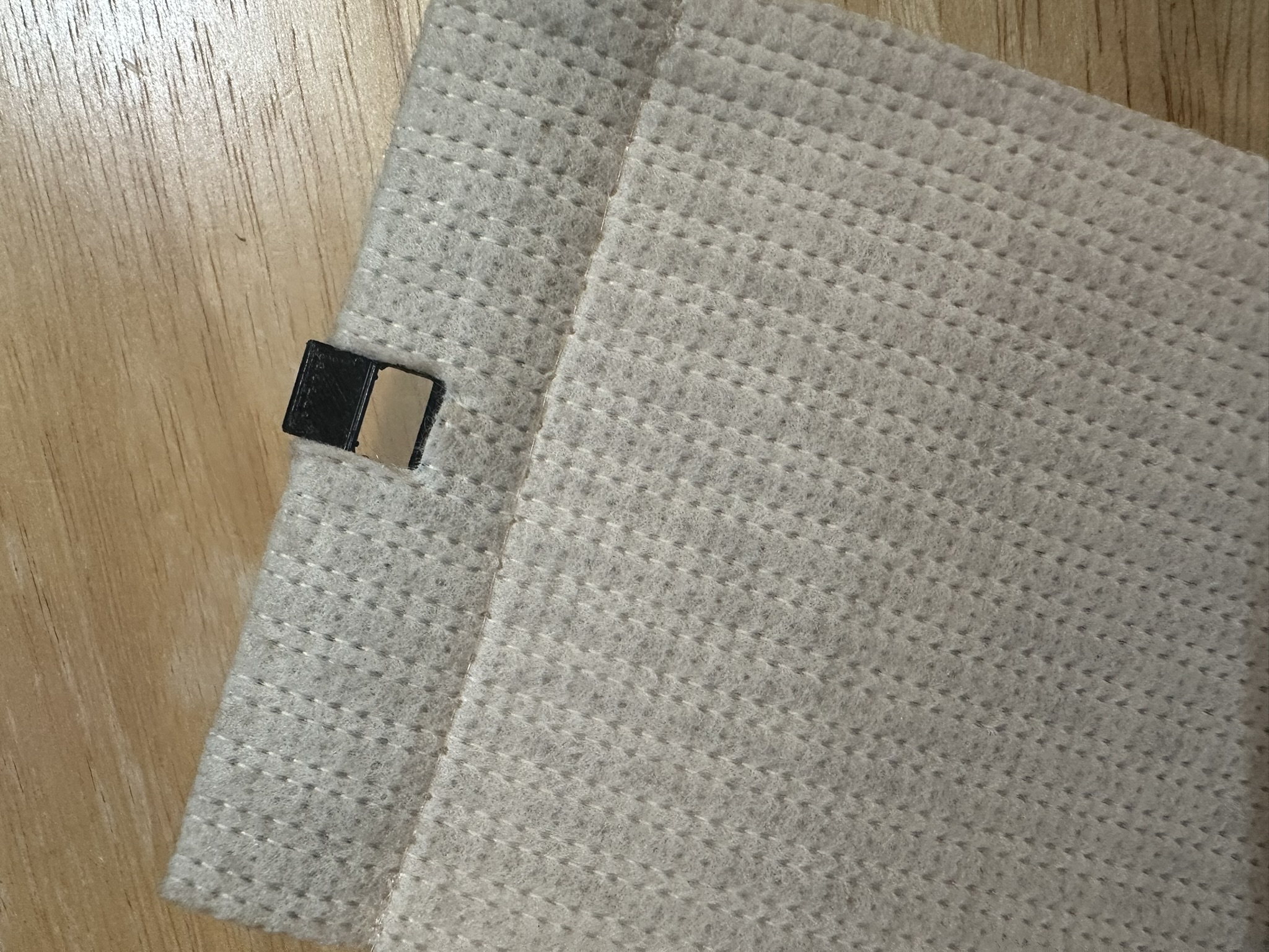 Vertical Blind Hanging Insert
