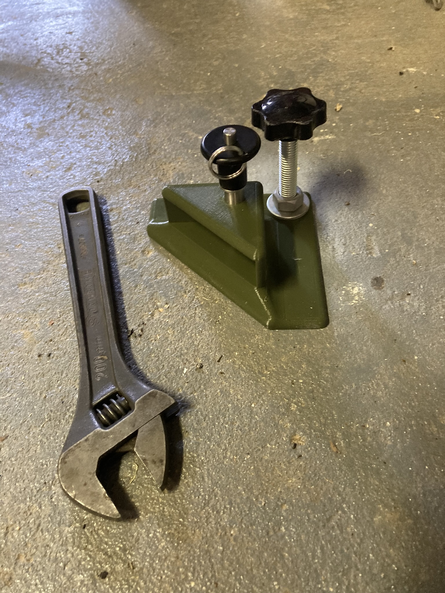MaslowCNC triangle mounts for concrete floor