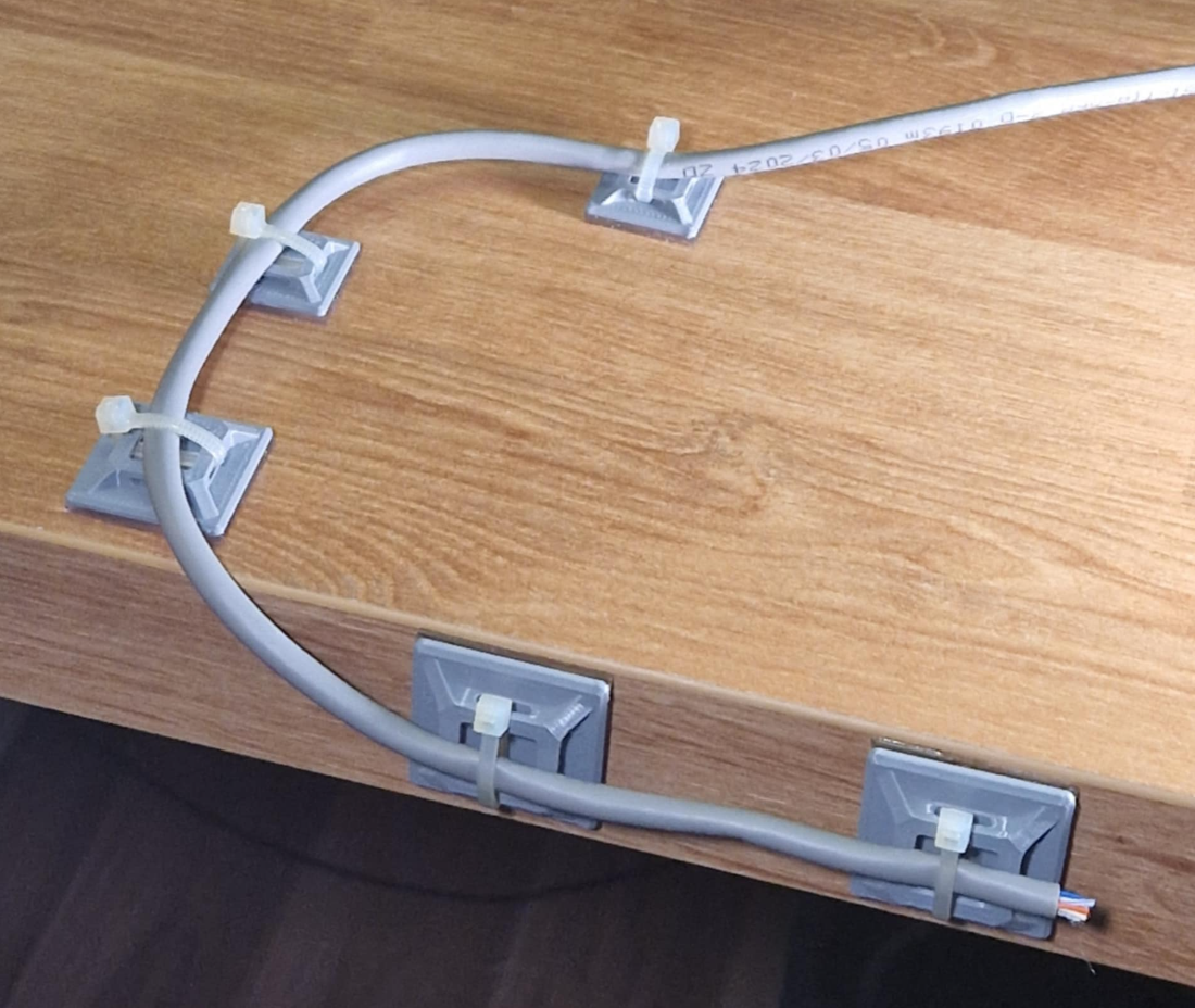 Miniatura 2 do modelo 3D Simple zip tie cable mount holder