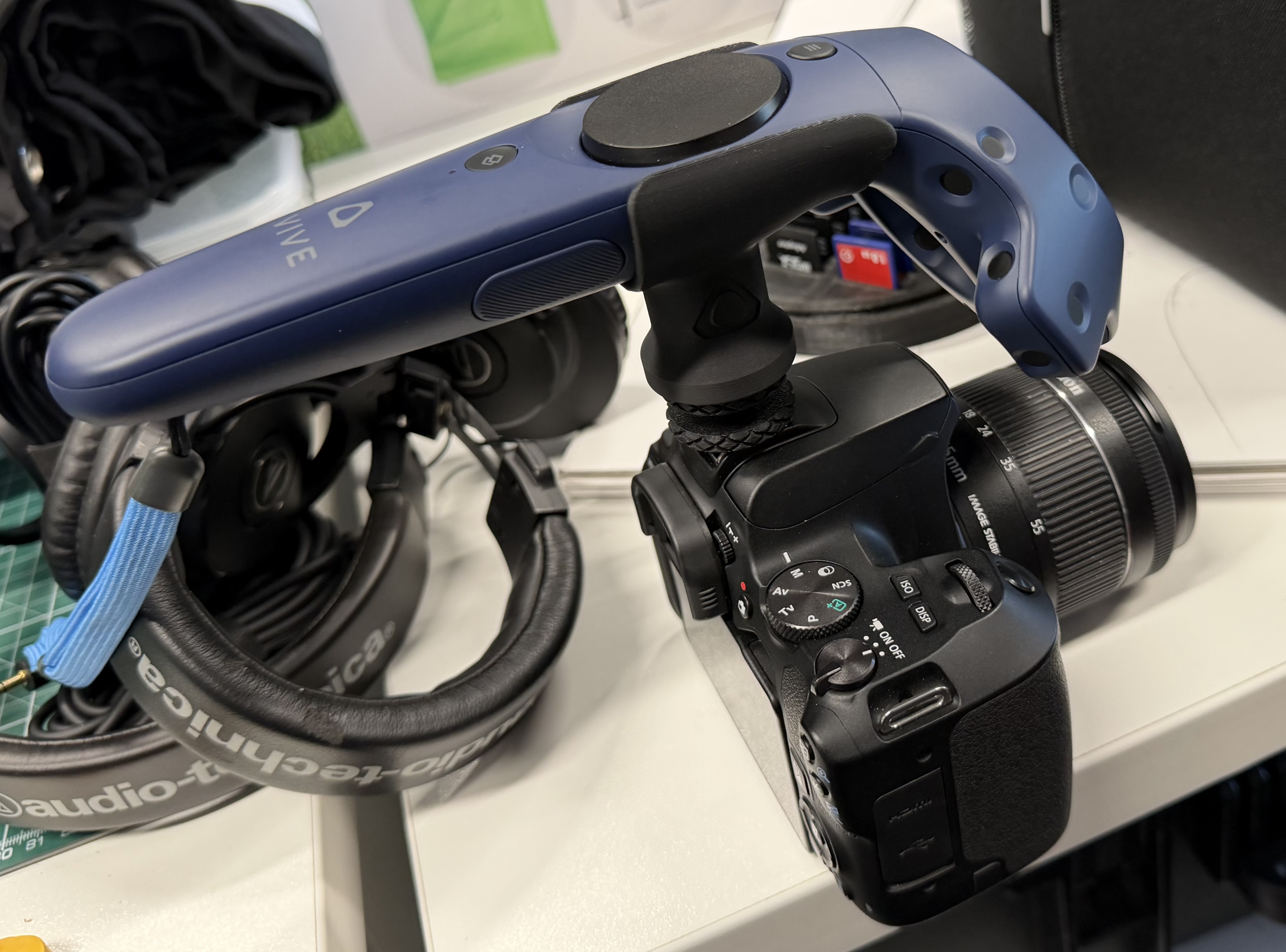 Vive hand controller to Hot shoe camera mount