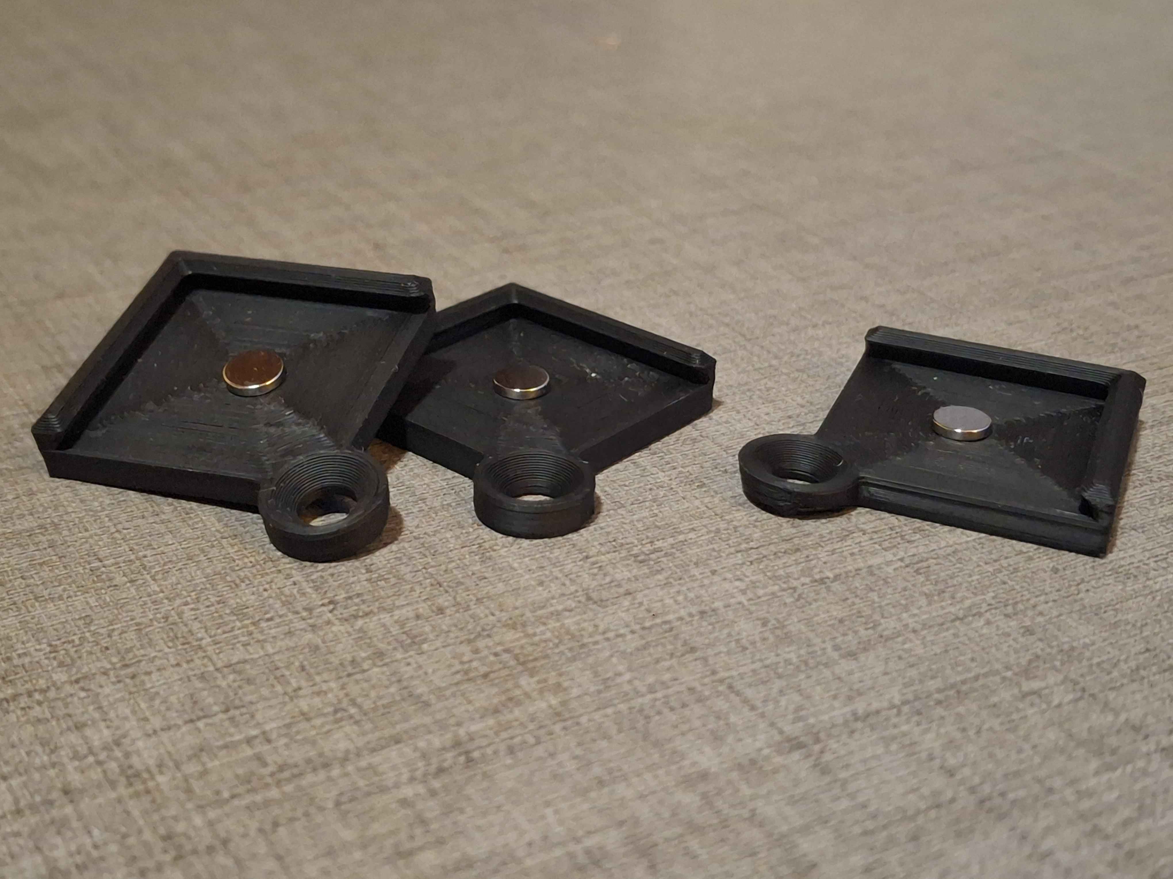 Magnetic Adaptive Photo Hanger