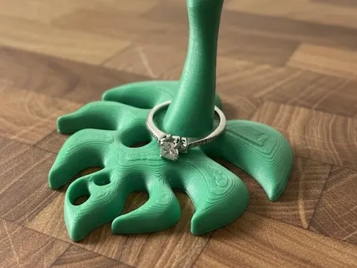 Simple Leaf Ring Holder - Quick Print/No Supports