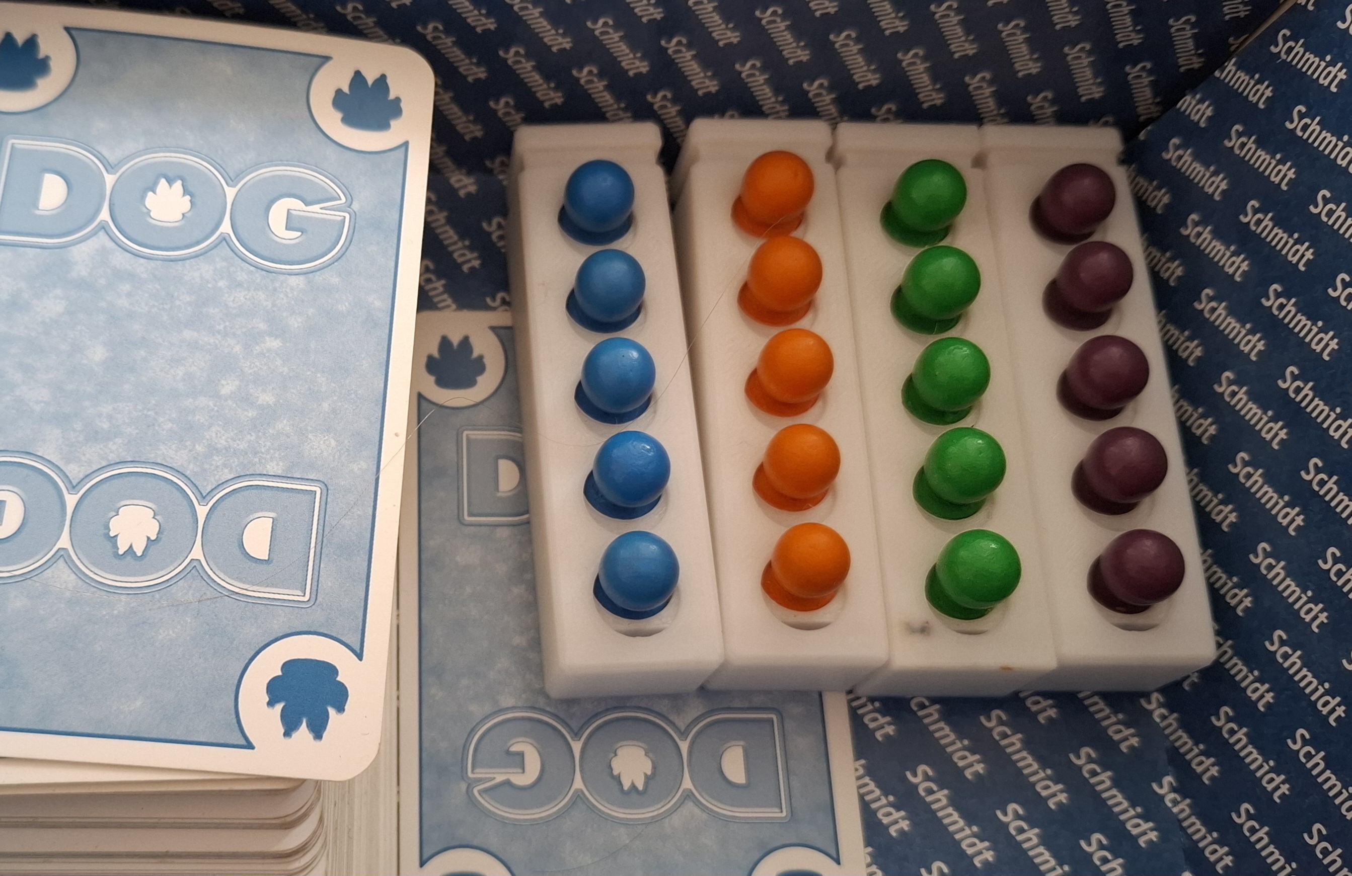 Boardgame "Dog" Figure-Holder
