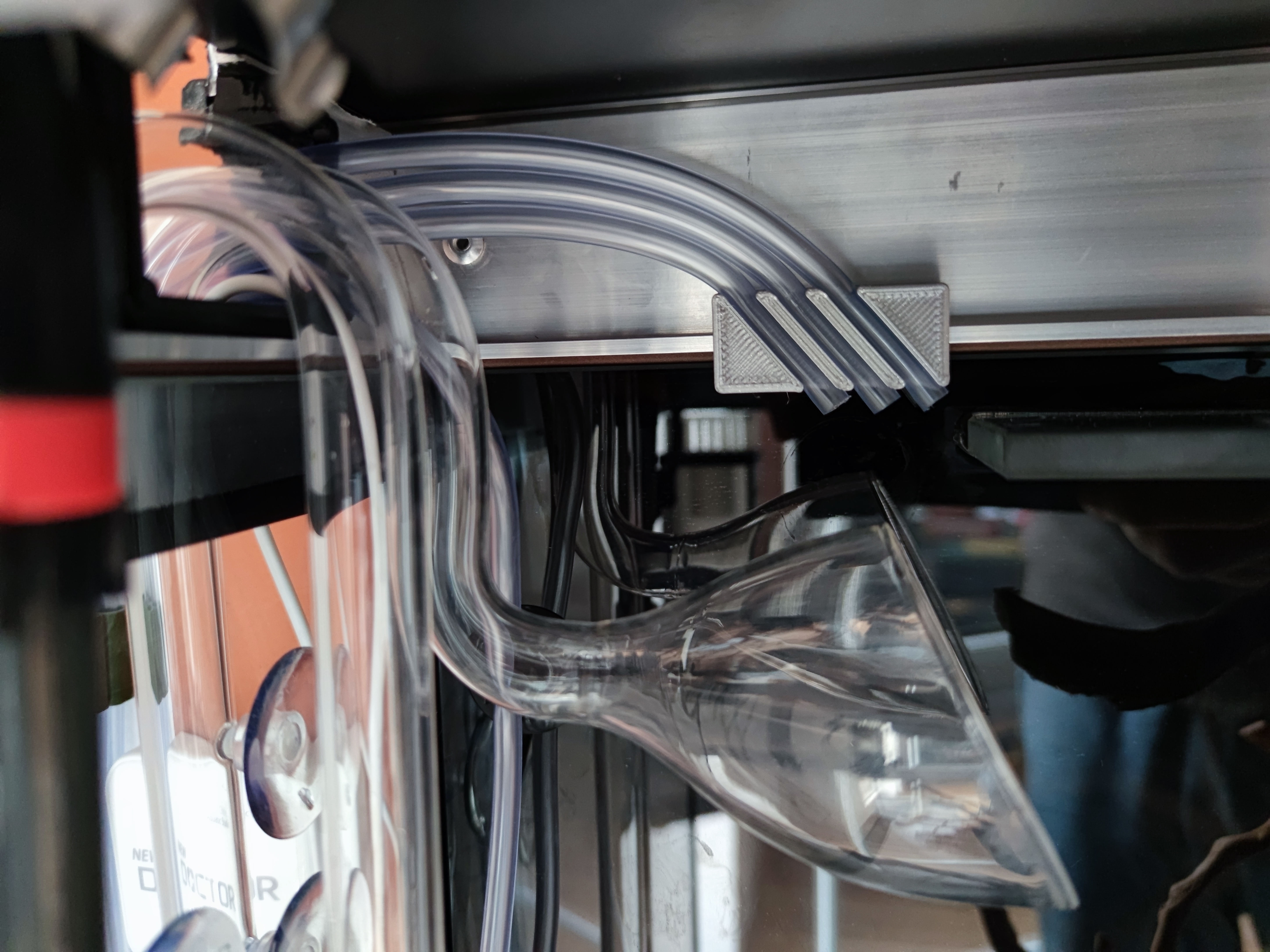 Drzak 3x6 mm hadicka do akvaria - 3x6xmm hose holder