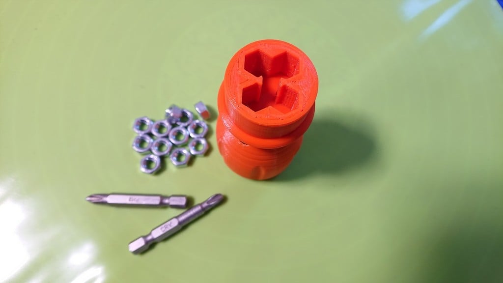 Miniatura 9 do modelo 3D Fully functional screwdriver with replaceable bits