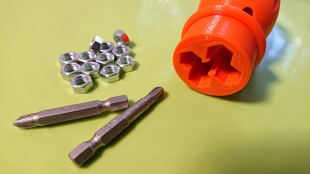 Miniatura 10 do modelo 3D Fully functional screwdriver with replaceable bits
